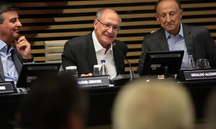 Alckmin diz que redução da jornada de trabalho é tendência mundial