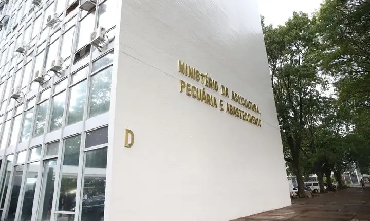 Brasil negocia compra de fertilizantes na Jordânia, Egito e Marrocos