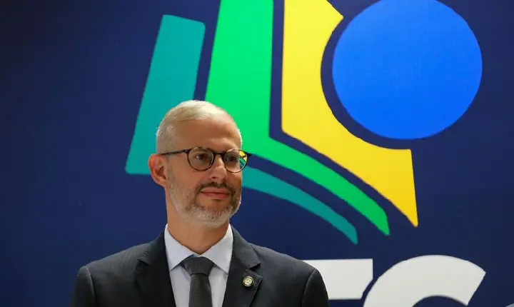 Brasil poderá ter “maior banco de dados sobre ensino”, diz ministro