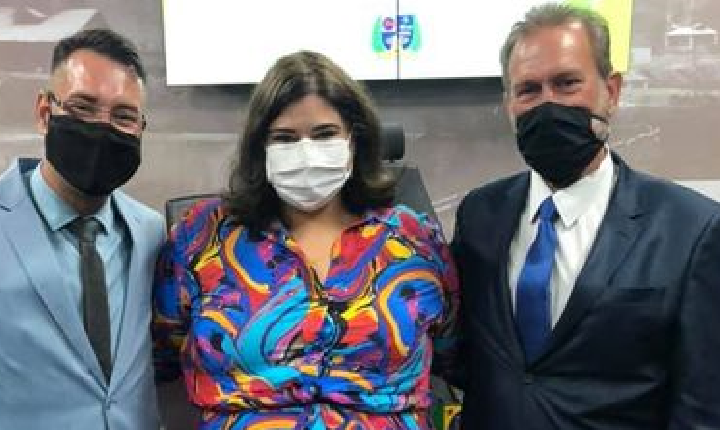 CAI A SECRETÁRIA DE SAÚDE DE CAIEIRAS