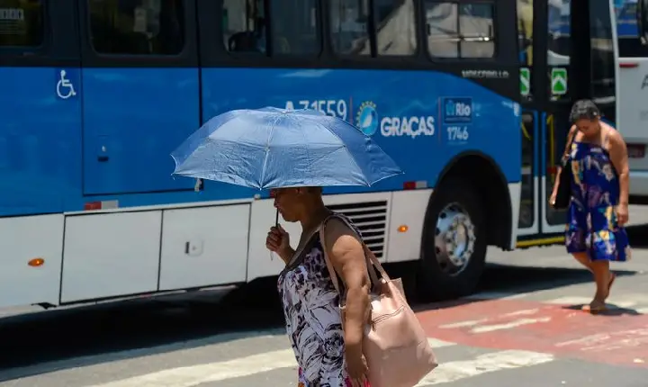 Calor pode aumentar risco de casos de AVC, alerta médico