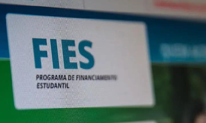 Câmara aprova medida que prevê perdão de até 99% de dívidas do Fies