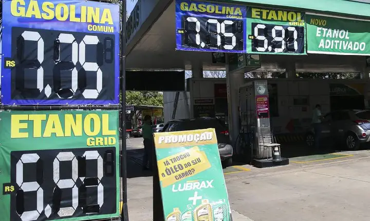 Câmara aprova PL que exige transparência em preços de combustíveis