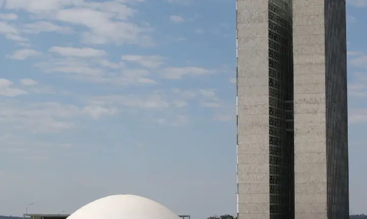 Câmara aprova texto que dá a ANP acesso a dados para combater fraudes