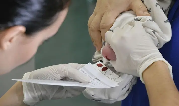 Campanha Junho Lilás alerta para importância do teste do pezinho