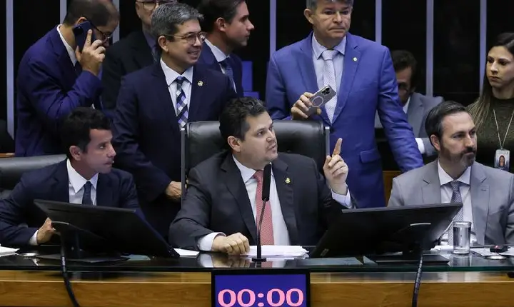 Congresso aprova crédito de R$ 42 bi para Previdência e Bolsa Família