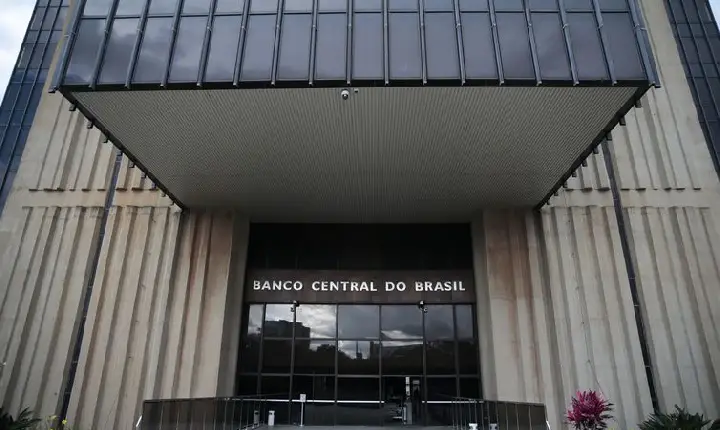 Copom inicia quarta reunião do ano avaliando fim de altas da Selic