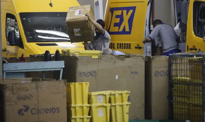 Correios têm arrecadação recorde com venda de veículos em desuso