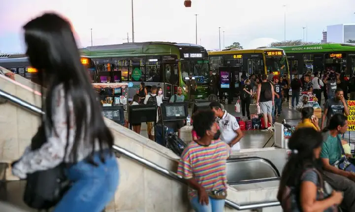 Covid-19: Brasil acumula 30,5 milhões de casos e 663,7 mil óbitos