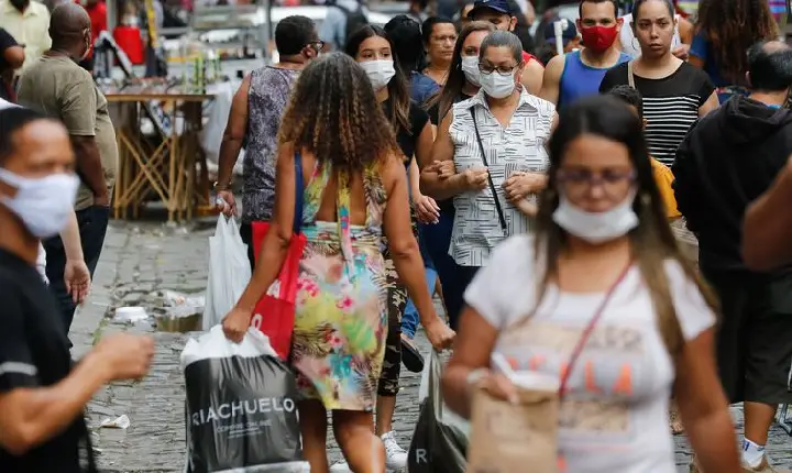 Covid-19: Brasil registra 63 mortes e 24 mil casos em 24 horas