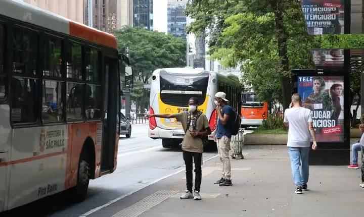 Covid-19: Brasil tem 8.195 casos e 62 mortes em 24 horas