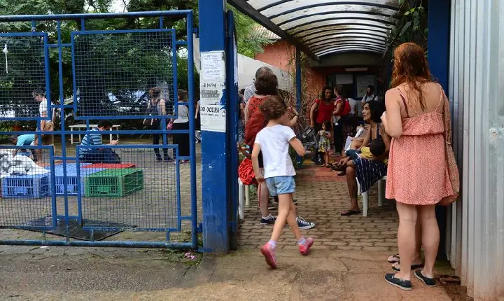 Covid-19: escolas municipais de SP não devem mais suspender aulas