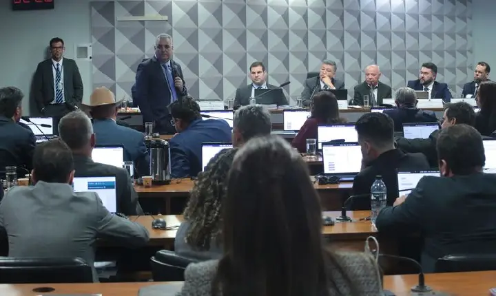 CPMI do INSS convoca dono do Banco Master e governador Zema