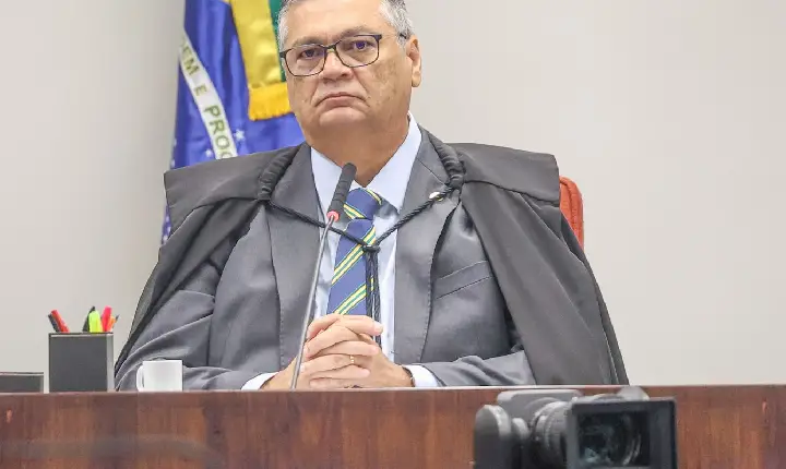 Dino determina afastamento do presidente do TCE do Maranhão 