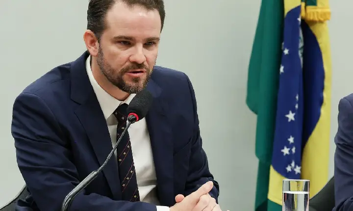 Durigan critica PEC que dá autonomia ao BC por criar “novo Poder