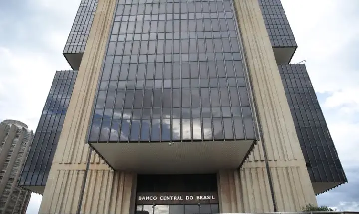 Entidades financeiras defendem atuação do Banco Central no caso Master