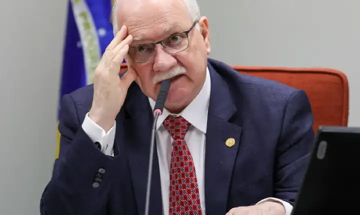 Fachin diz que democracia atravessa tempos desafiadores