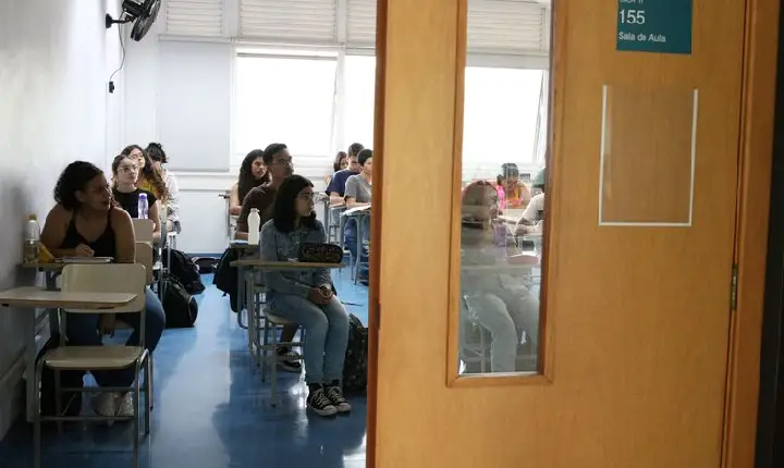Fuvest divulga lista de aprovados e locais de provas para 2ª fase