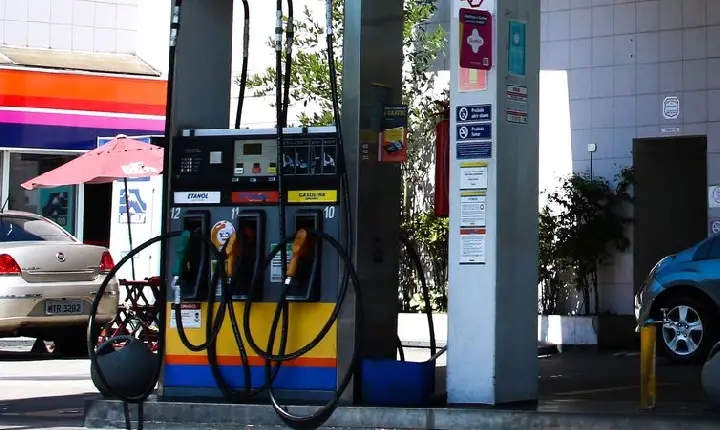Governo de São Paulo reduz imposto sobre a gasolina 