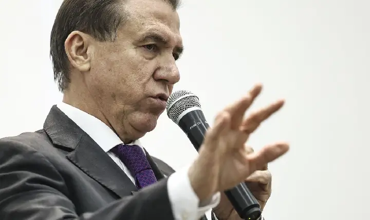 Governo pode enviar projeto com urgência se escala 6x1 não avançar