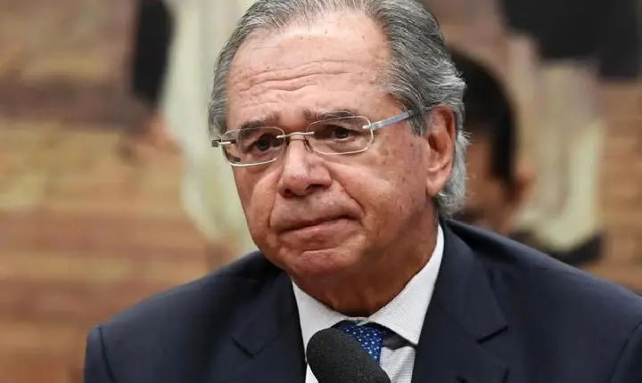 Guedes afirma que vai seguir a Constituição, em relação ao regime de proteção social aos militares.
