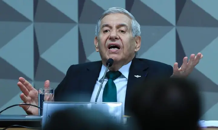 Heleno deixa Comando Militar para cumprir prisão domiciliar