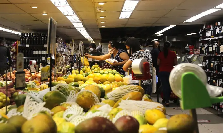 INPC de janeiro sobe 0,39% e acumula alta de 4,3% em 12 meses
