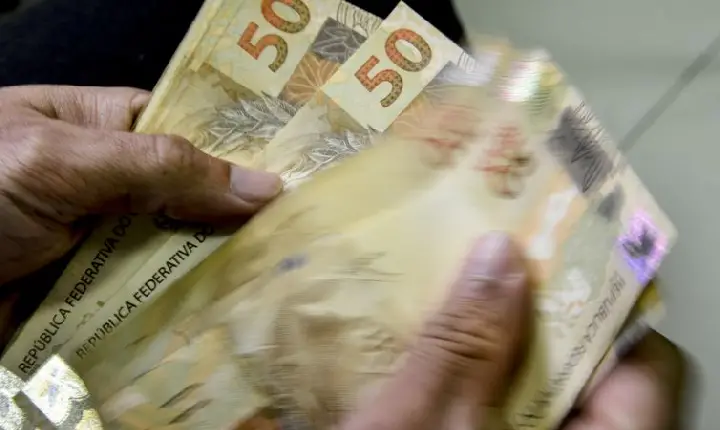 Isenção de IR para quem ganha até R$ 5 mil entra em vigor