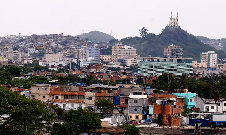 Justiça decreta prisão preventiva de casal que levava armas para o CV
