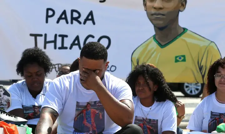 Justiça do Rio absolve PMs acusados de matar jovem na Cidade de Deus