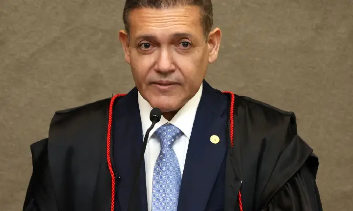  Kassio pede à PGR parecer sobre revisão da pena de Bolsonaro