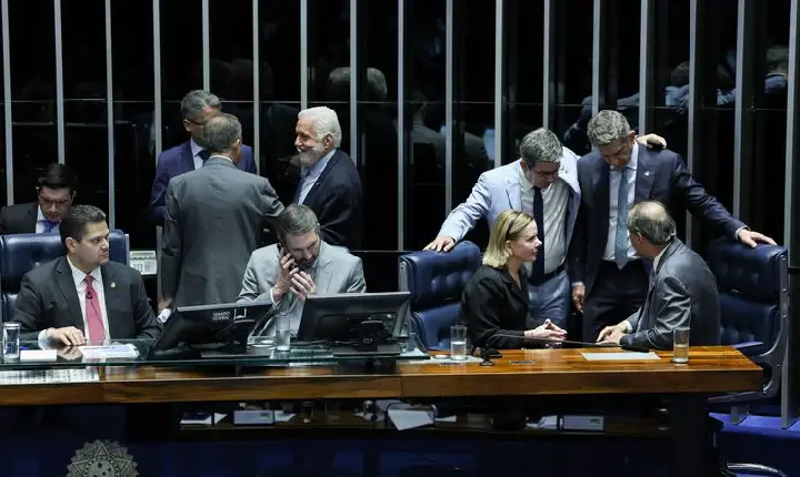 Lula deve sancionar isenção do IR até dia 11, diz Gleisi