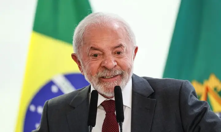 Lula faz discurso de Natal em cadeia nacional de rádio e televisão