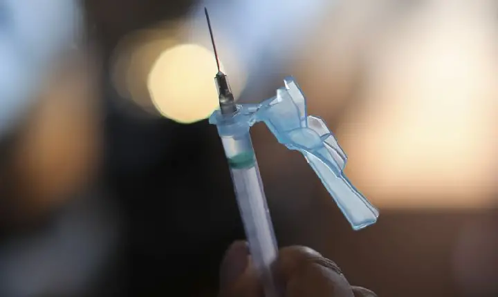 Maiores de 45 anos já podem 4ª dose contra covid-19 em São Paulo