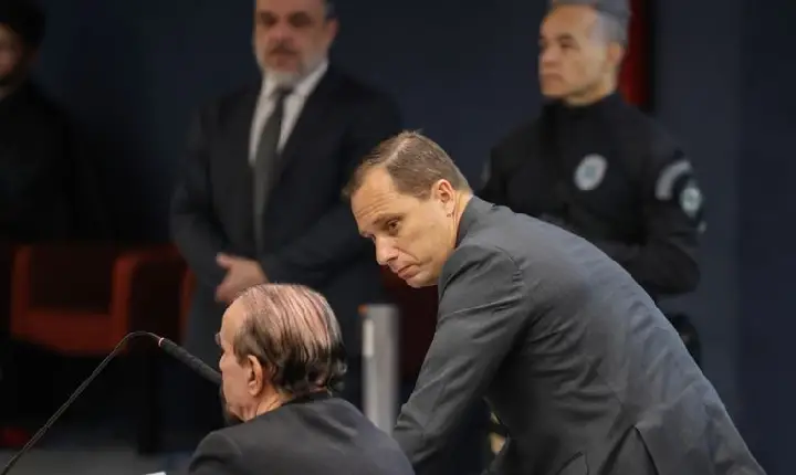 Mauro Cid passa por audiência no STF e retira tornozeleira eletrônica