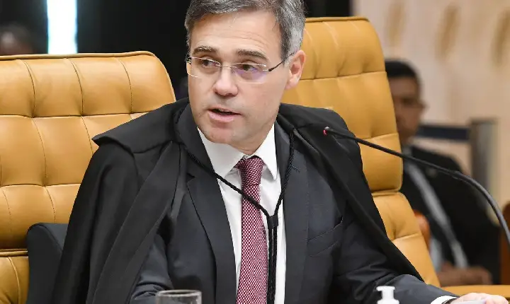 Mendonça devolve dados sigilosos de Vorcaro à CPMI do INSS