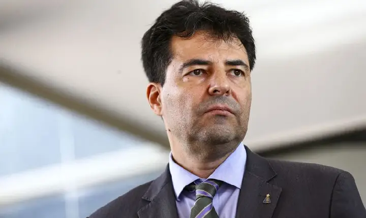 Ministro de Minas e Energia volta a defender privatização da Petrobras