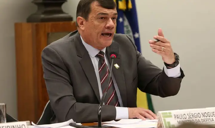 Ministro diz na Câmara que compras de Viagra tiveram prescrição médica