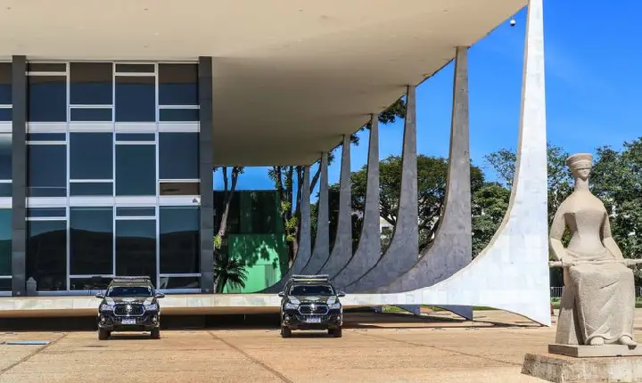 Moraes manda prender Filipe Martins, ex-assessor de Bolsonaro
