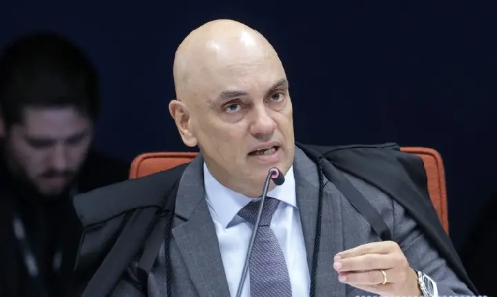 Moraes nega prisão domiciliar e mantém Bolsonaro preso na PF