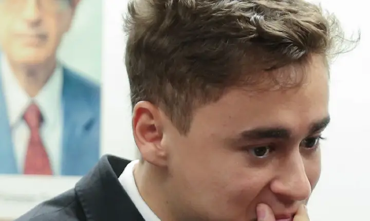 Nikolas Ferreira viajou em jato de Vorcaro na campanha de 2022 