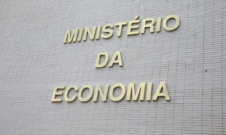Para conter inflação, governo zera imposto de importação de alimentos