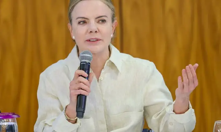 “Perde o Brasil”, diz Gleisi sobre derrubada de vetos do licenciamento