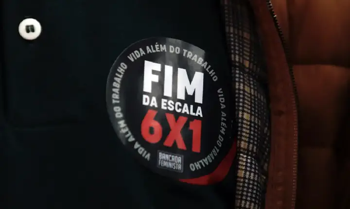 Pesquisa diz que 73% dos brasileiros apoiam fim da escala 6x1