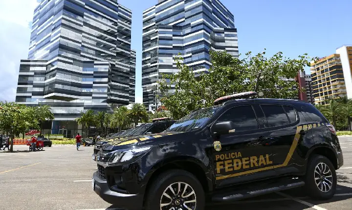 PF mira empresário suspeito de intimidar jornalistas no caso Master