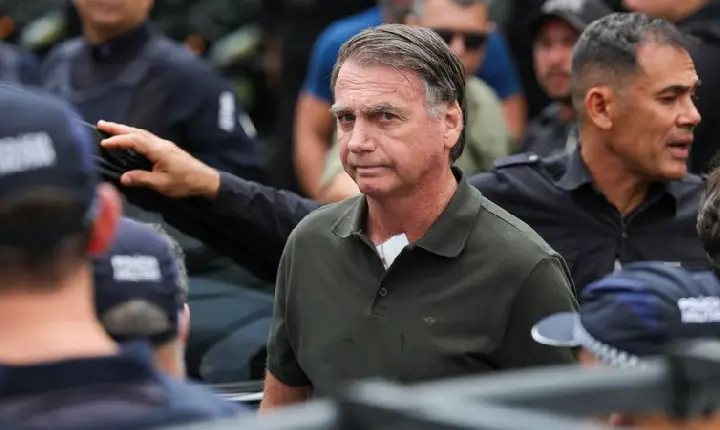 PGR envia ao Supremo parecer favorável à cirurgia de Bolsonaro 