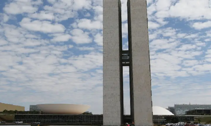 Presidente do Senado marca para segunda votação do fim da escala 6x1 