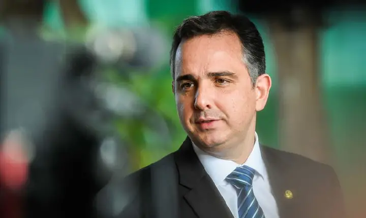 Presidente em exercício assina MP sobre área estratégica de defesa