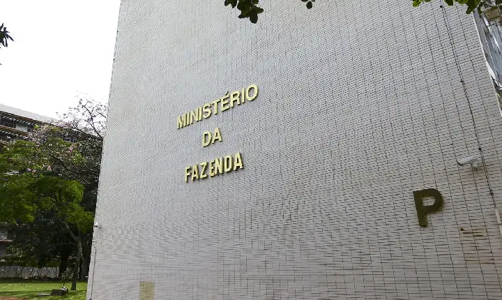 Reforma tributária: governo regulamenta cobrança da CBS e do IBS