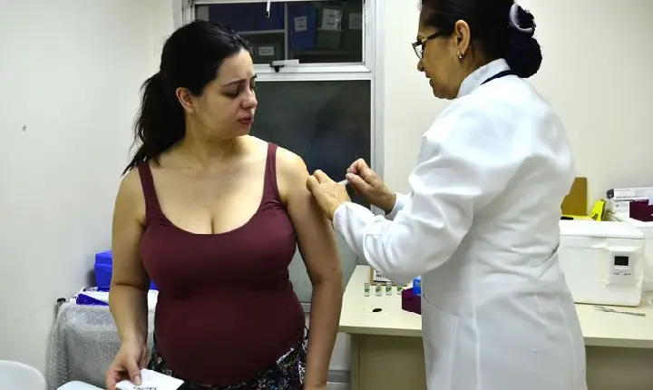 Saiba como será oferta de vacina que previne bronquiolite em bebês